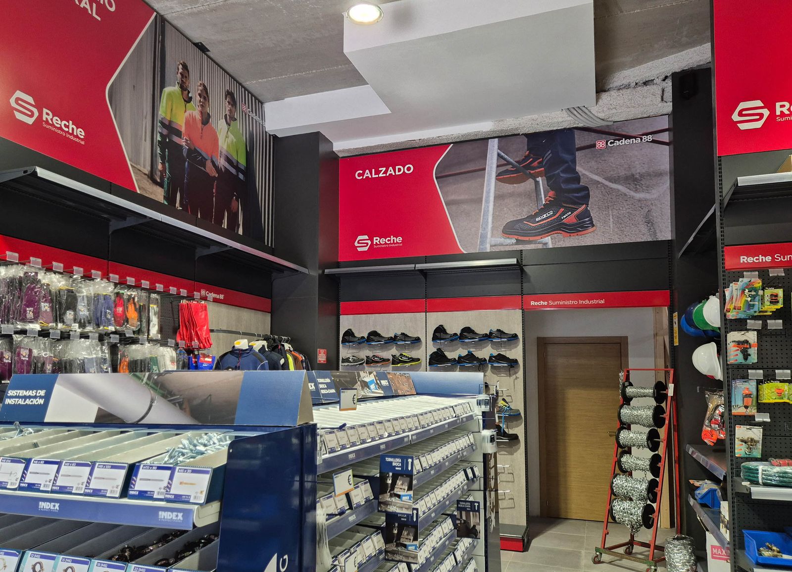 Zona de vestuario laboral y calzado de seguridad